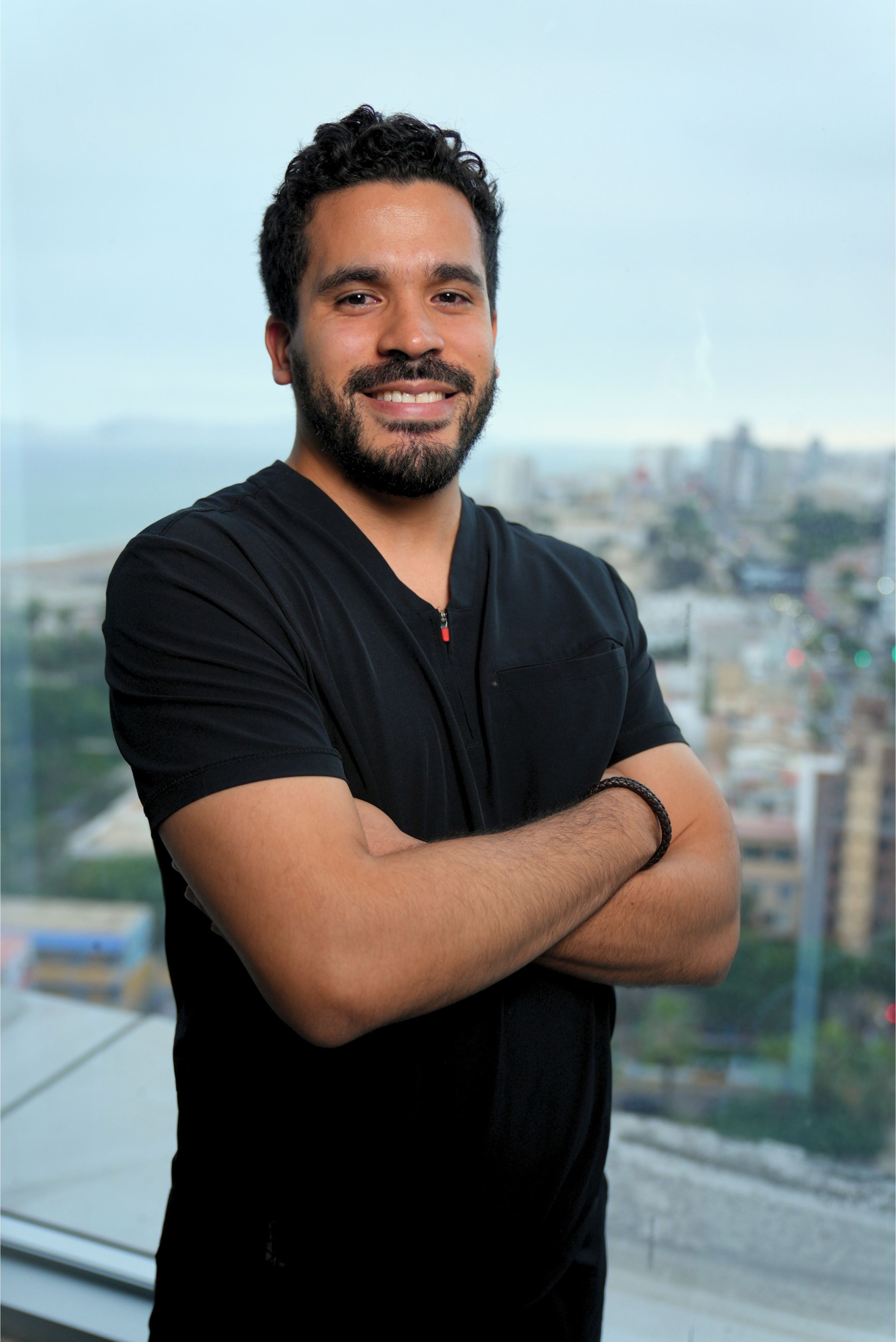 Dr. Manuel Castro, cirujano dentista de Cénit